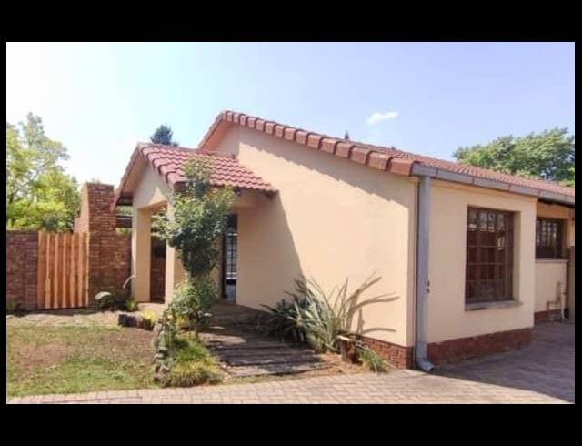 3 BEDROOM HOUSE FOR SALE IN SECUNDA CENTRAL